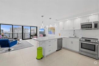 Building Photo - 1450 Brickell Bay Dr