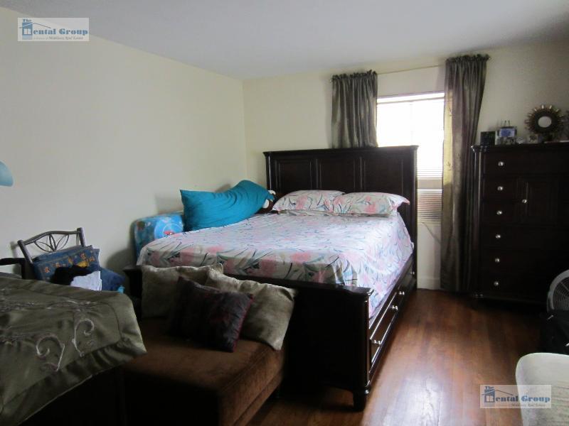 Primary Photo - 17 Grove St