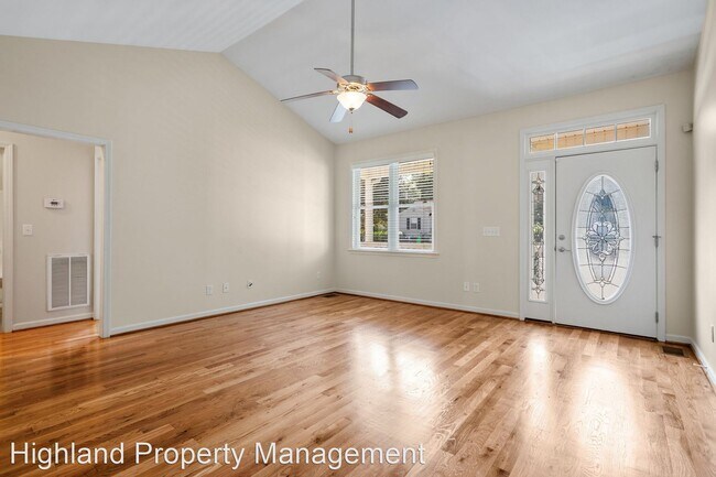 Foto del edificio - 3 br, 2 bath House - 721 Watson Ave