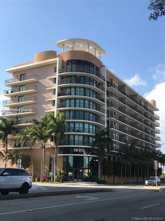 Building Photo - 1690 SW 27th Ave