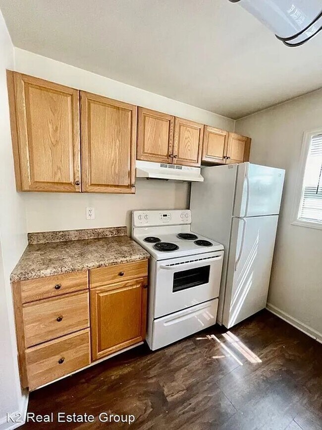 Building Photo - Cute and charming 1 Bedroom 1 bath apartme...