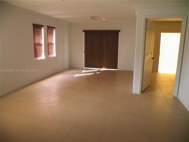 Foto del edificio - 10981 NW 88th Terrace