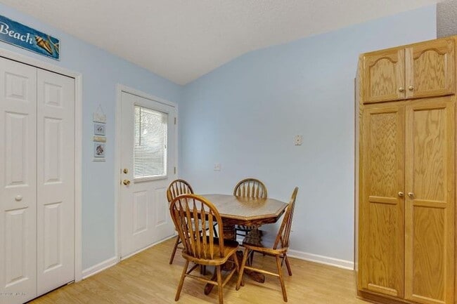 Foto del edificio - 3 bedroom 2 bath house in the heart of Ora...
