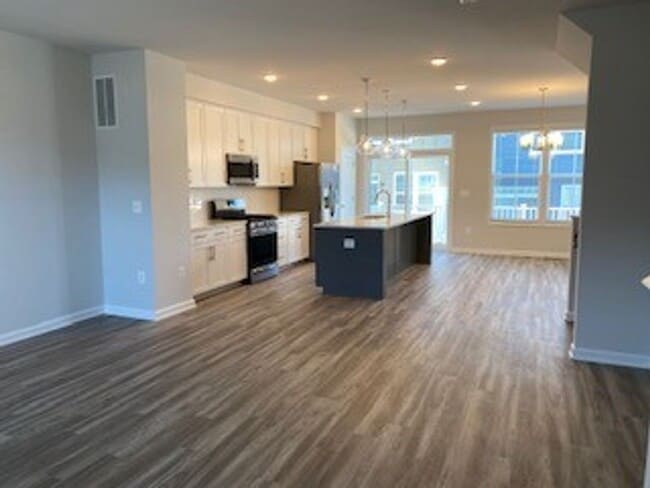 Building Photo - Townhome in Avinity Estates