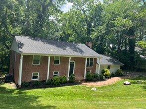 Building Photo - 8607 Pinecliff Dr Building Photo - 8607 Pinecliff Dr