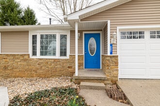 Building Photo - 207 Ridge Springs Ln