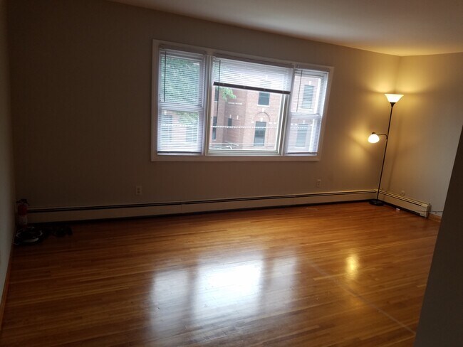 Building Photo - 184 Belgrove Dr