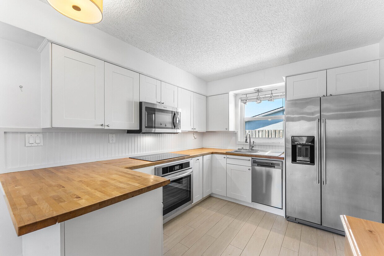 Foto principal - 7643 Overlook Rd