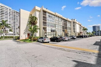 Building Photo - 501 Three Islands Boulevard