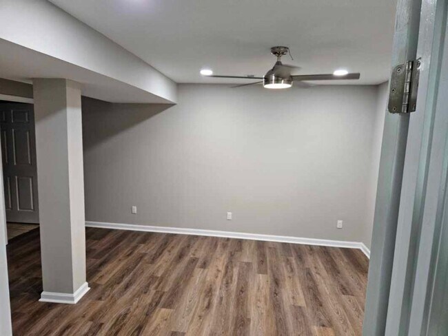 Building Photo - 4 Bedroom 3 bathroom Single Family Home in...