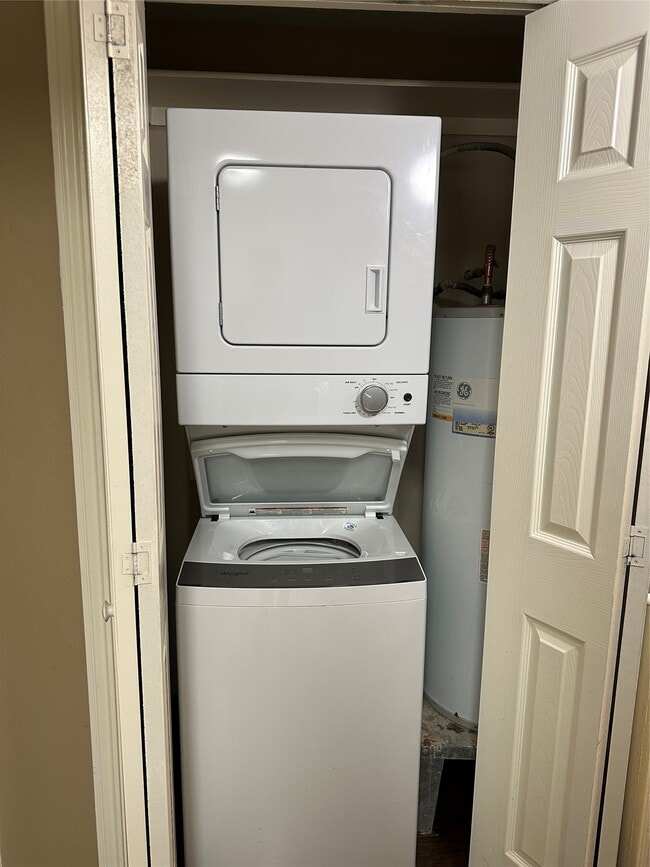 Building Photo - 10161 Oakberry St