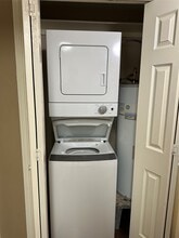 Building Photo - 10161 Oakberry St