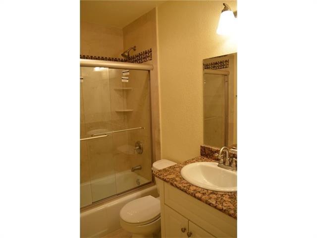 Building Photo - 3708 Lasalle Dr