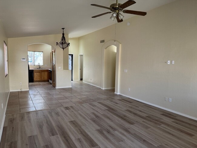 Foto del edificio - Beautiful Modern 3Bdm 2Ba Home, Great Location,Must See!