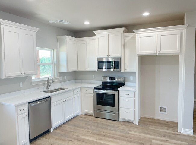 Foto del edificio - Over 0.5 acre lot/Off Hwy 70/Quiet neighbo...