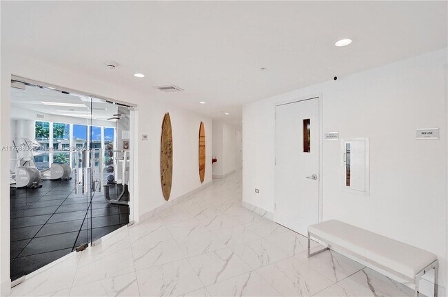 Foto del edificio - 480 NE 30th St