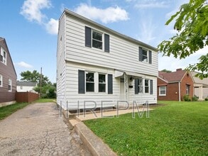 Building Photo - 315 S Southampton Ave