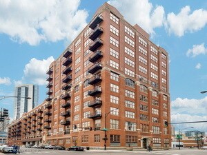 Primary Photo - 360 W Illinois St