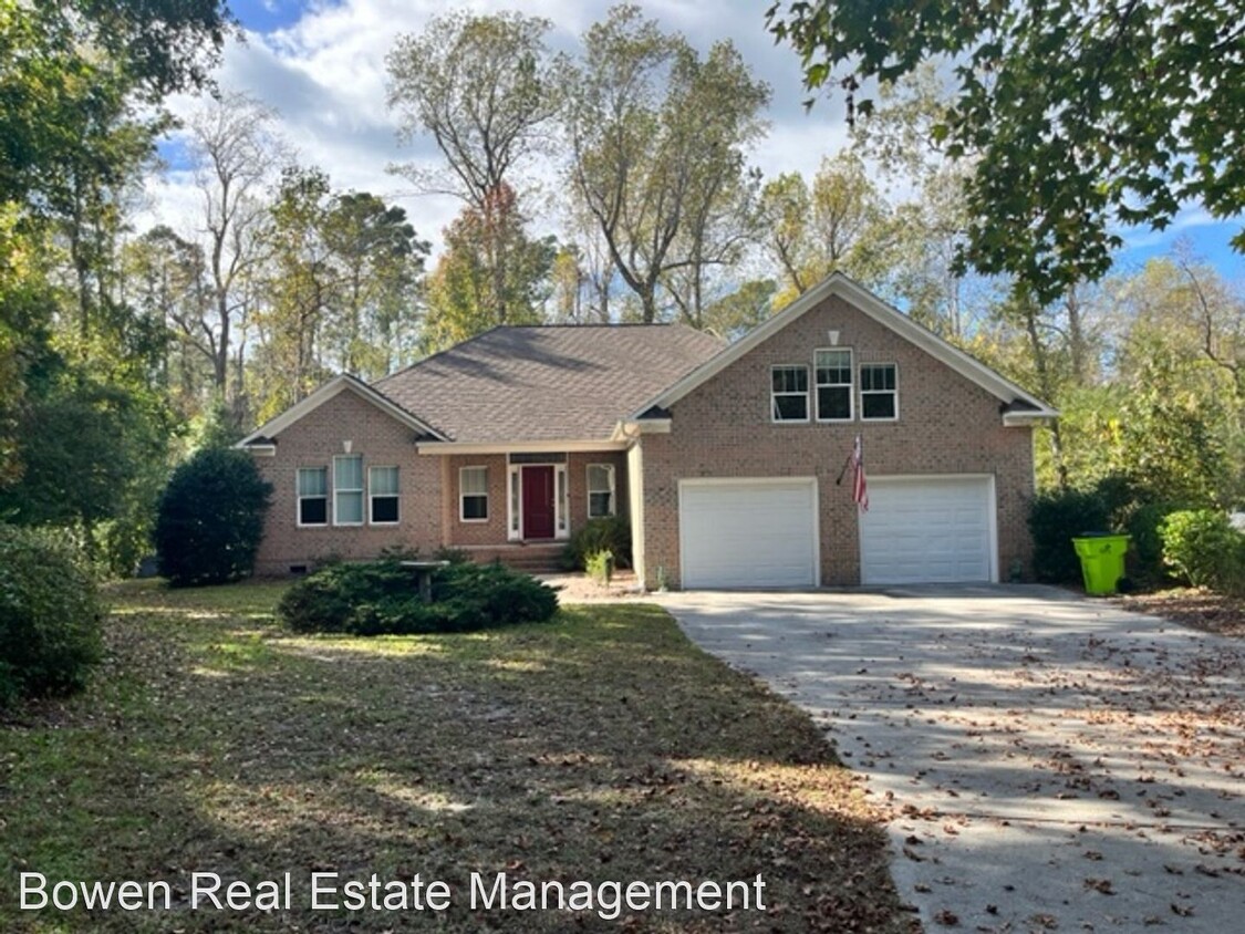 Primary Photo - 4 br, 2.5 bath House - 107 Ridge Rd.