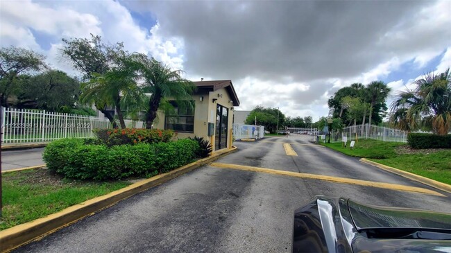 Foto del edificio - 10875 SW 112th Ave