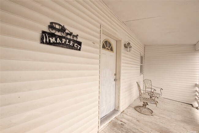 Foto del edificio - 11 Maple Ct