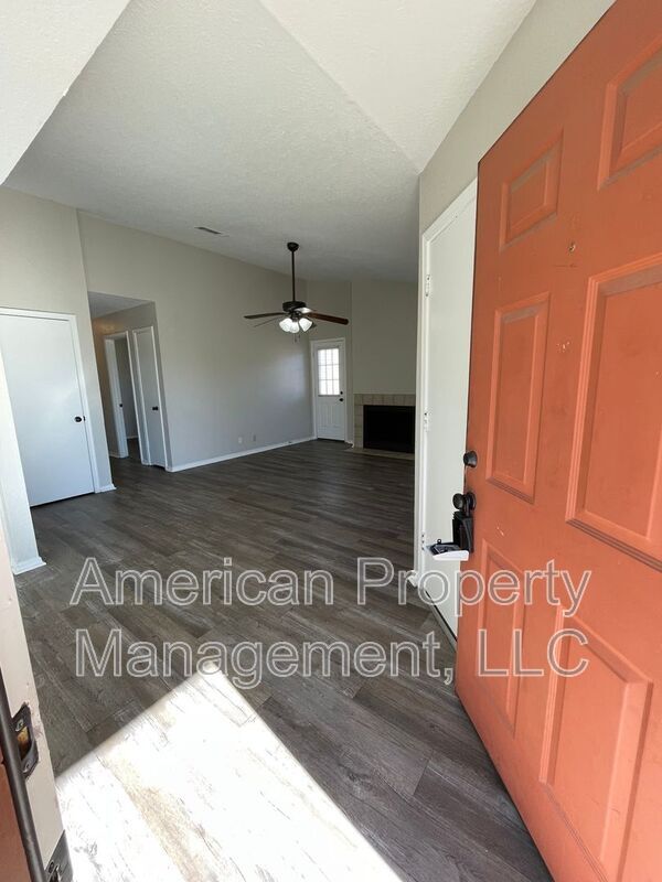 Foto del edificio - 13115 E 44th St