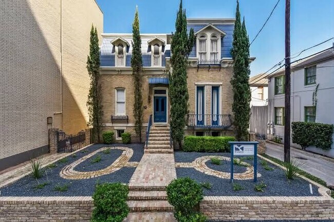 Foto del edificio - 11901 Burnet Rd