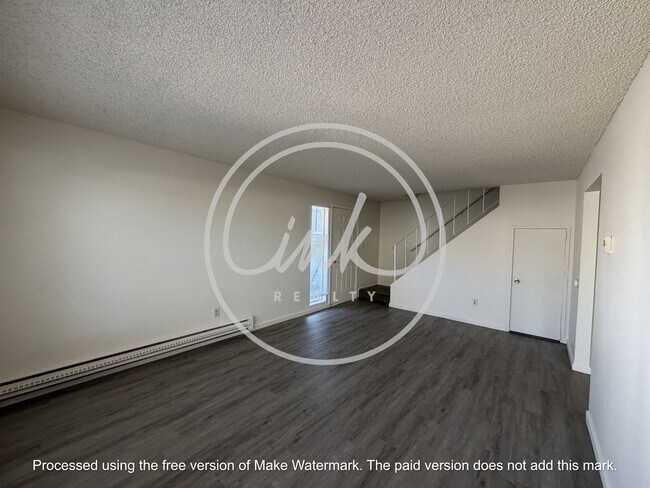 Foto del edificio - WO319-Woodside Drive 3190-3196