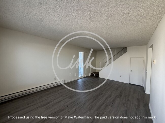 Building Photo - WO319-Woodside Drive 3190-3196