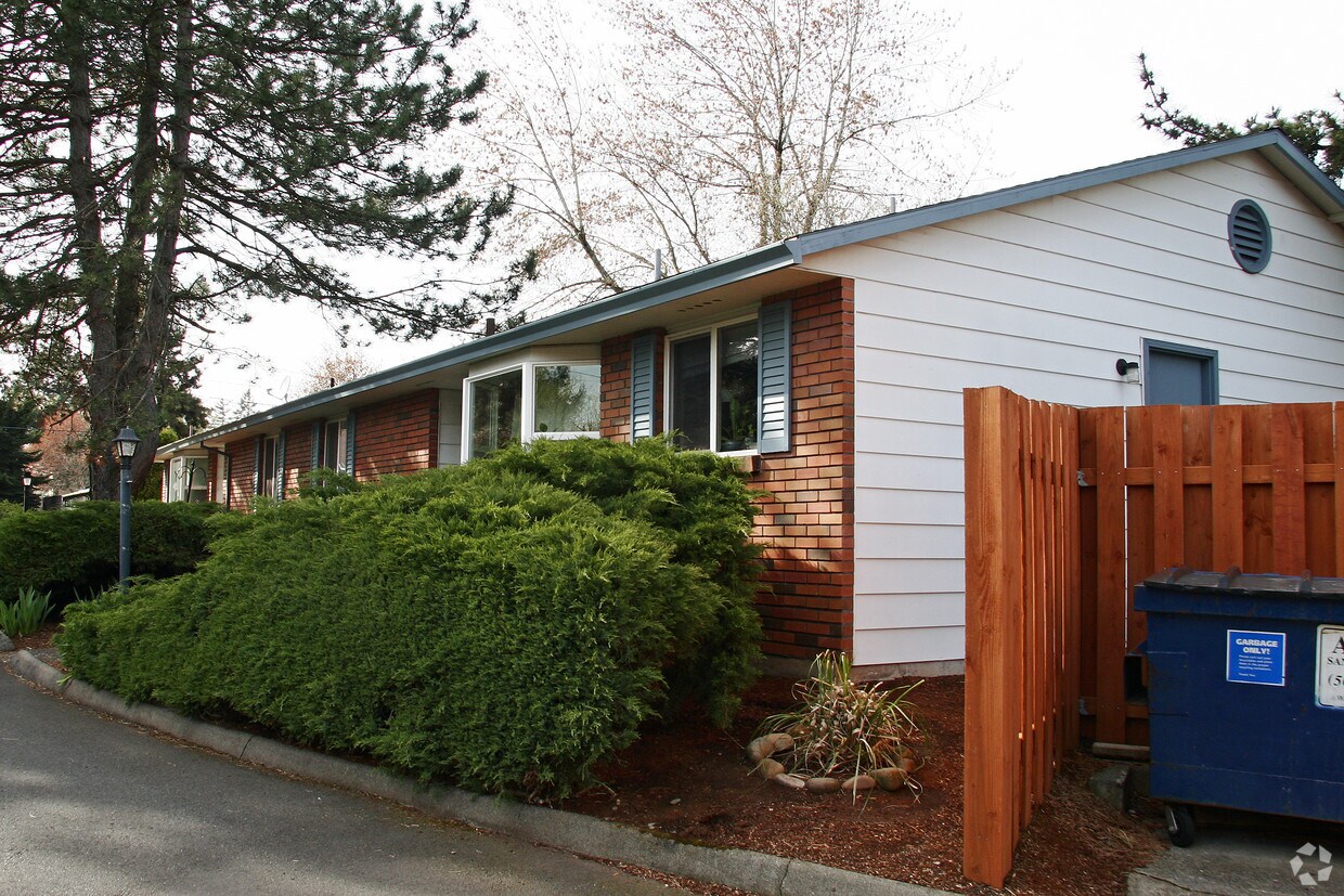 Building Photo - 2630 SE 136th Ave