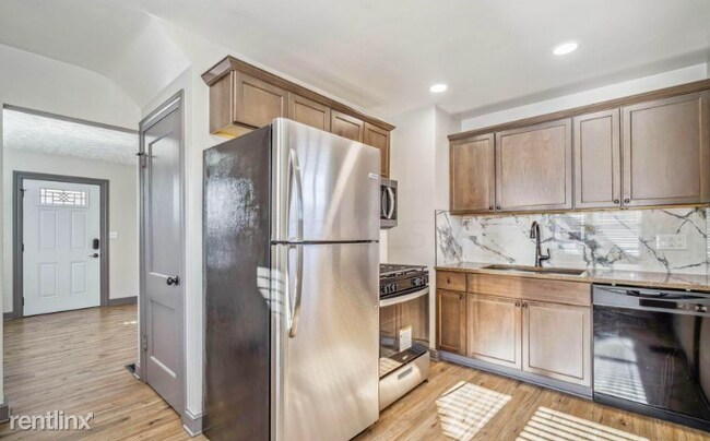 Building Photo - 3 br, 1 bath House - 2728 Atwood Terrace
