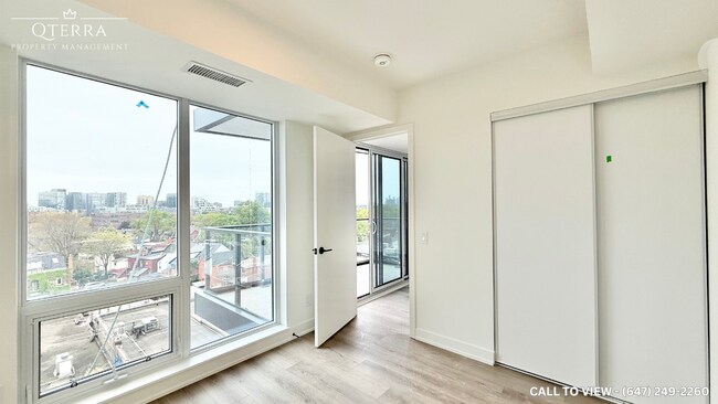 Building Photo - 5 Lakeview Av