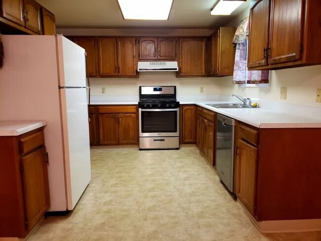 Foto del edificio - 2754 Phyllis Cir S