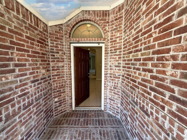 Foto del edificio - 1713 Lake Way Dr