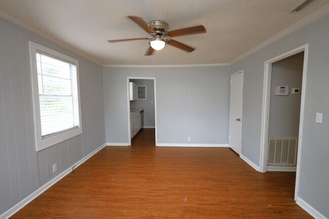 Foto del edificio - 808 Lilly St