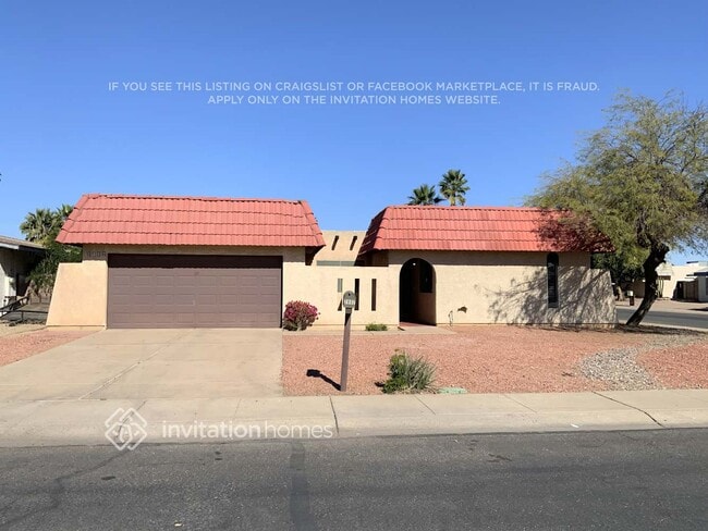 Building Photo - 2802 W Vista Ave