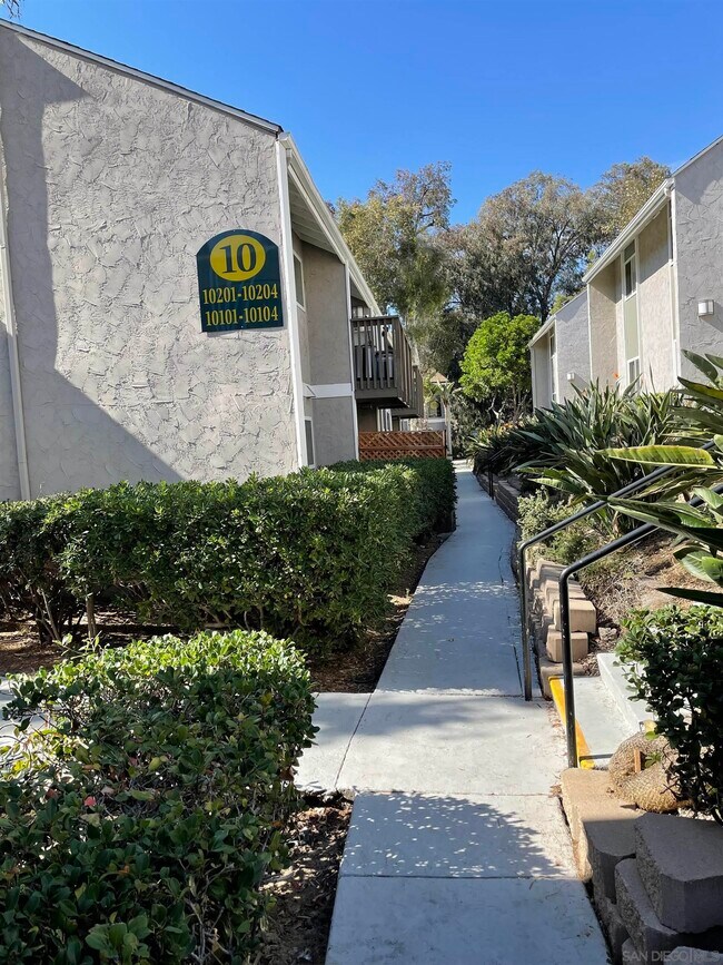 Foto del edificio - 6333 College Grove Way