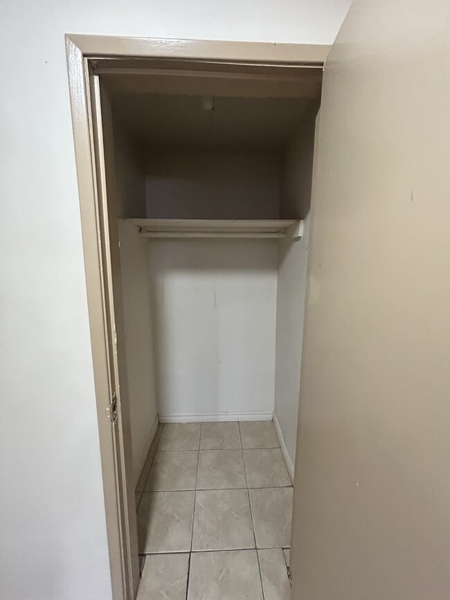 Building Photo - 11715-11124 124 St