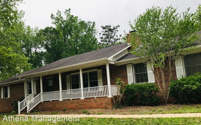 Building Photo - 3 br, 2 bath House - 1021 Bowman Way