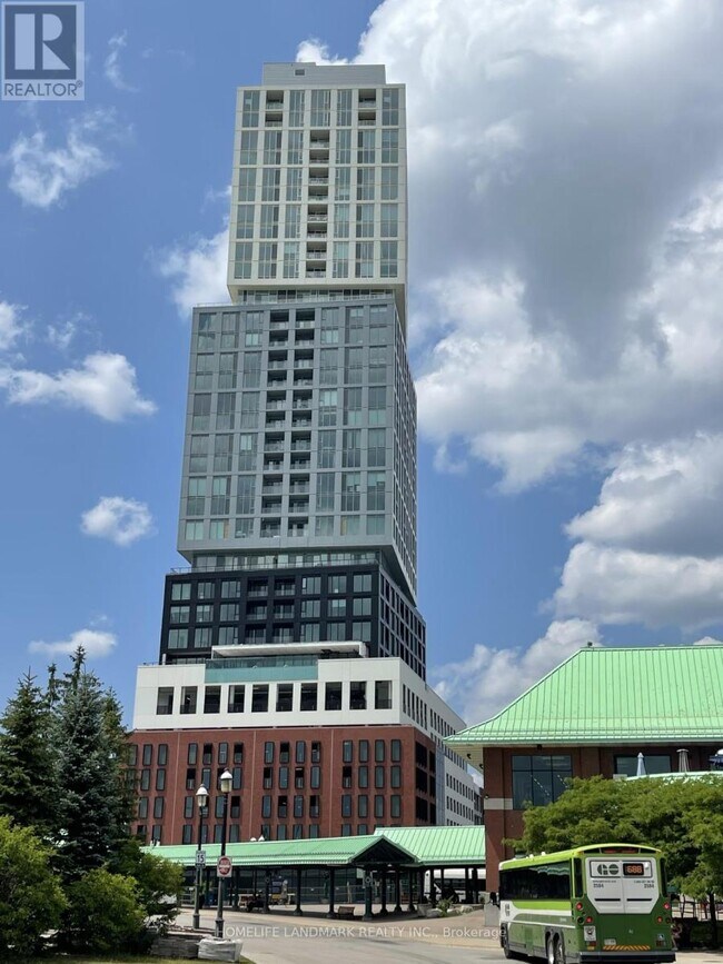 Building Photo - 39 Mary St