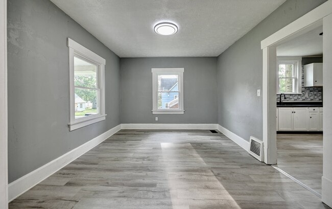 Building Photo - 1508 18th St NE