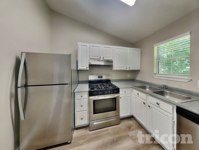 Foto del edificio - 38 Ann Cir