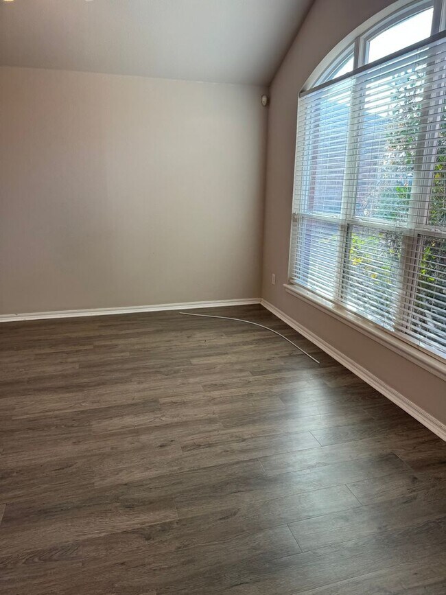 Foto del edificio - 4 bed in Apple Gardens Addition