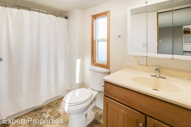 Building Photo - 2 br, 2 bath House - Washington Street, 770