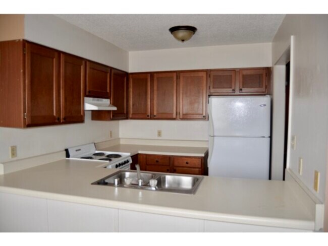 Foto del edificio - Lakewood Apartments: Premium location - Li...