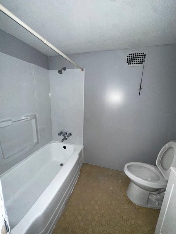 Foto del edificio - 2812 E 130th St