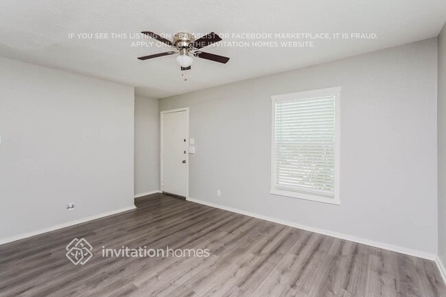 Building Photo - 5101 Royal Dr