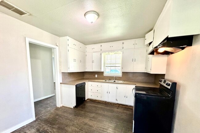 Building Photo - 3614 30th St