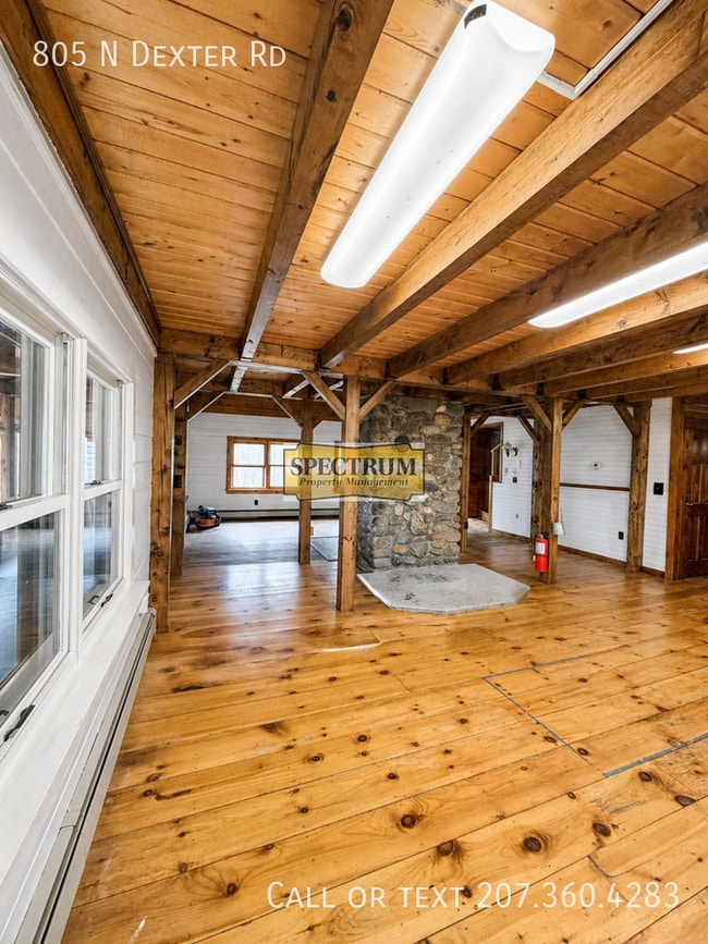 Building Photo - 805 N Dexter Rd