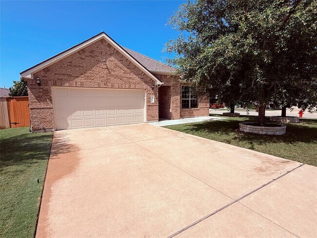 Building Photo - 3500 Esperanza Dr